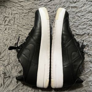 Nike Air Force 1 Ultraforce - black and white size 10.5